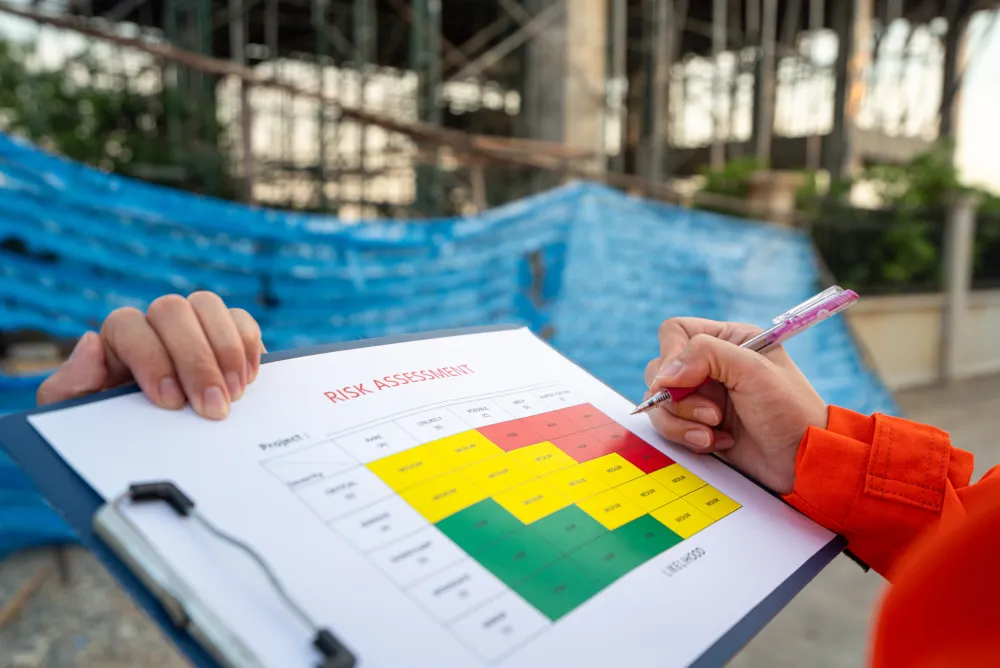 Evaluation des risques DUERP | IZIQUAL Clermont-Ferrand Document unique et bénéfices de l'évaluation des risques professionnels pour les entreprises à Clermont-Ferrand